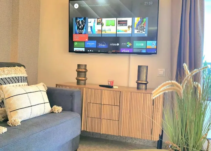 Seaview Retreat Center, With Pool And Amazing Views By Namaste Elite Apartment